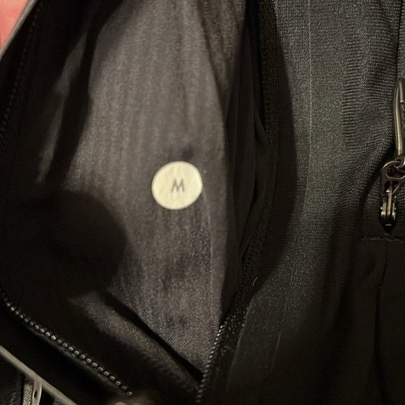 Lululemon athletic blazer Size Medium- Excellent - Picture 4 of 6